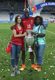 Danilo pereira, futbol kariyerine ilk olarak esroril takımında 2005 yılında başladı ve burada 3 sezon forma giydikten sonra 2008 yılında benfica'nın alt yapısına geçiş. Portugal Fussball Nationalspieler Feiern Em Titel Mit Ihren Familien Stern De