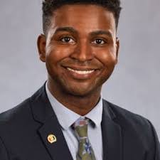 Lee Rochester's Instagram, Twitter & Facebook