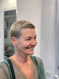 I want your opinion about this haircut 🌹 🥰