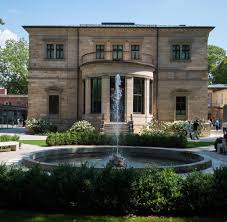 Die einzige ausnahme bildet das westliche zwischengeschoss in haus wahnfried, das aufgrund der baulichen gegebenheiten nur über eine wendeltreppe zu erreichen ist. Richard Wagner Museum Bayreuths Wahnfried Wiedereroffnet Welt