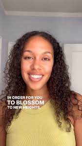 “If I could go back & tell my younger self one thing about INJURIES”… 🎙️✨  @izwalgreens shares the wisdom she wishes she’d known sooner. Full episode  dropped Friday — link in bio xoxo