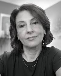 Lynette Roy's Instagram, Twitter & Facebook