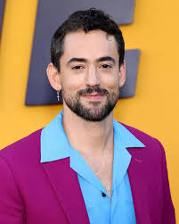 Así se ve Luis Gerardo Méndez como Mario Bezares en la serie sobre Paco  Stanley