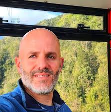 הורים/אחים/אחיות/סבים/סבתות/דודים/דודות לילדיםות ביסודי