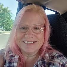 Crystal Carlin's Instagram, Twitter & Facebook