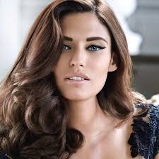 Alla fine di questo articolo, avrete sia fame di dolci che voglia di ottenere un colore di cioccolato lucido per i vostri capelli! Colore Capelli Castano Scuro Tra I Piu Venduti Online