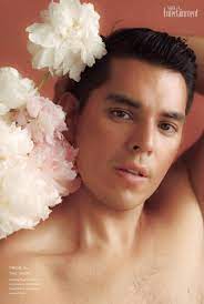 Raymund gutierrez si raymond gutierrez ay ang kakambal ni richard gutierrez. Dfjvrdeqdsjg3m