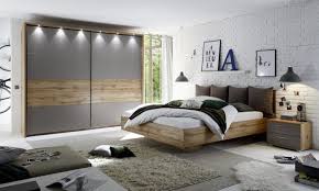 Im shop sind zwei sets erhältlich: Sonderangebot Schlafzimmer 5 Teilig Mit Led Beleuchtung Modell Deltas Wildeiche Basaltgrau