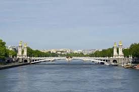 Been to pont de la caille? Les Secrets Du Pont Alexandre Iii Paris Zigzag Insolite Secret