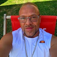 Unter dem Motto „Bleib fair, halte Abstand!“ werben der Kreis Mettmann, die  Kreisverkehrswacht sowie die Kreispolizeibehörde Mettmann für mehr  gegenseitige Rücksichtnahme im Straßenverkehr sowie die Einhaltung des  Mindestabstands beim Überholen ...