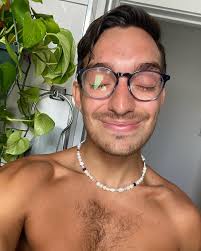 Kyle de la Cruz Laing (@kylelaing) • Instagram photos and videos