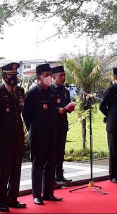 Bagaimana mekanisme rincian gaji perangkat desa termasuk kepala dusun. Sambutan Bupati Manggarai Saat Upacara Pelepasan Jenazah Almarhum Deno Kamelus Saranainformasi Com