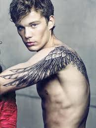 Et profite de la livraison standard offerte. Tatouages D Ailes D Anges 125 Tatouages D Ailes D Anges Qui Sont Celestes Tattoolist Source Et Guide N 1 De Tatouages Et Piercings Tendance