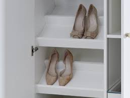 Gunstige schranke nach mass schlafzimmerschrank weiss hochglanz kleiderschrank mit spiegel gunstig schwe kleiderschrank schrank einlegeboden kleiderschrank. Einlegeboden Fur Schuhe Schrag Mein Traumschrank De