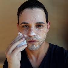 Beleza masculina: como cuidar da pele e ter uma melhor aparência