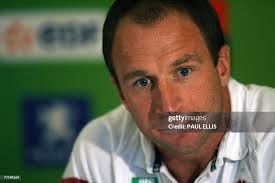 England's rugby union centre Mike Catt attends a press conference, 05...  News Photo
