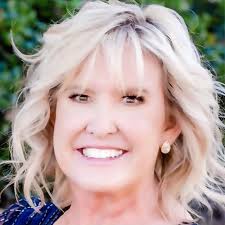 Laurie Wirth's Instagram, Twitter & Facebook