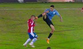 Sin suárez hasta que él no salió del campo, cavani decidió con un gol. La Criminal Patada Que Matias Vecino Le Dio A Angel Lucena Y Que Solo Termino En Tarjeta Amarilla