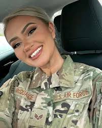 Who wants??? And can use today! 6:46 < OFFERS & REWARDS JUST FOR YOU  DUNKIN' $3 DUNKIN Exp. 09/03/25 BUY ANY DRINK, GET A HALF DOZEN DONUTS FOR  $3 Share the love