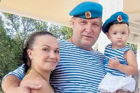 В своё время его семья была сослана в среднюю азию. Dmitrij Bykovskij Romashov Biografiya Foto Lichnaya Zhizn Novosti Filmografiya 2018 Biografii