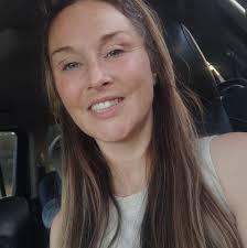 Our COFFEE BUCKETS are power approved ⚡️👍🏼 grab one of our awesome  buckets in two different sizes filled with an iced latte if your choice!  It'll give you all the energy you