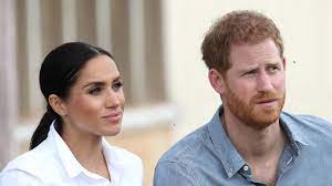 A notícia é avançada pela imprensa britânica. Prince Harry And Meghan Markle Pay Tribute To Prince Philip Woman Home