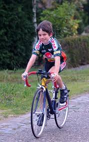 Wout van aert has received his first monument. De Jeugdvrienden Van Van Aert Woutje Wou Als Kind Ook Alti Lille Gazet Van Antwerpen Mobile