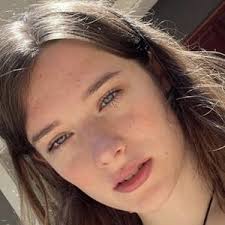 Fiona Berg's Instagram, Twitter & Facebook