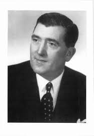 The-Histrory-of-Roberts-Radio-2001.pdf