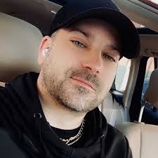 Christine Deville's Instagram, Twitter & Facebook