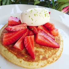 Pancake Fraises Et Nuage De Vanille Menubistronomique Pancake Fraise Strawberry Vanille Dessert Patisserie Pastry Faitm Food Breakfast 10 Things