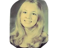 Elaine Hamlin's Instagram, Twitter & Facebook