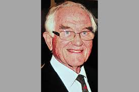 Tribute paid to ex-Western Telegraph reporter Derek Rees