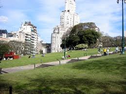 Schnell und sicher online buchen. Plaza San Martin