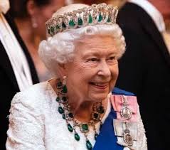 Uma visita ao museu da ciência, em carlos, o príncipe de gales e herdeiro da coroa britânica, celebra hoje 65 anos de idade, na. Que Vida Rotina Matinal Da Rainha Elizabeth E Revelada Sbt