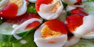 Resep salad bayam pakai kentang nikmat. Menu Berbuka Puasa Salad Telur Kujie2 Com