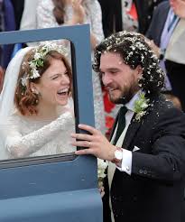 The actor best known for his role at jon snow in the hbo series 'game of thrones'. Hochzeitsfotos Von Kit Harington Rose Leslie Aus Got