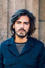 Coiffure Homme 2017 Quelles Tendances La Coupe Mi Longue Le Must Tendances Coiffures Coiffure Homme 2017 Coiffure