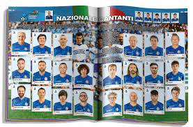 Gianluca pecchini è il dirigente della nazionale cantanti recentemente finito nella bufera per ciò che è capitato ad aurora leone. Anche La Nazionale Cantanti Nell Album Calciatori 2021 Radio Pico