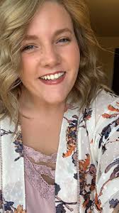 Who mixes eyeshadow colors for a summer/fall transition?