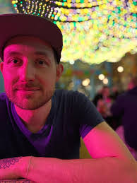 Erik Pfaff's Instagram, Twitter & Facebook