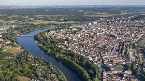 Named after the river allier, it had a population of 339,384 in 2016. L Allier A Accompagne La Montee Des Auvergnats A Paris Les Echos