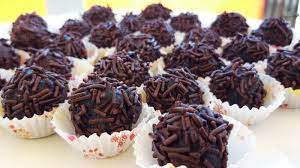 Nah berikut ini adalah 5 resep membuat cemilan yang simple dan menyehatkan berikut ini adalah resep membuat pisang coklat lumer. Resep Dan Cara Membuat Kue Rambutan Enak Dan Sederhana Bahannya Mudah Dicari Tribun Manado