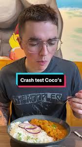 Il teste le nouveau restaurant de Lillenium. @Coco’S 2e étage de Lillenium.  Ouvert du lundi au samedi. #fastgood #foodlille #crashtest #lillerestaurant  #cocos #caribeannfood #pouletcolombo