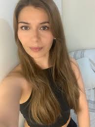 Daisy Parra's Instagram, Twitter & Facebook