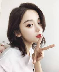 Cổ Lực Na Trát xinh phát hờn nhưng lắm thị phi tai tiếng