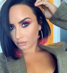 Demi Lovato Just Dyed The Tips Of Her Hair Hot Pink