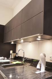hangeschrank beleuchtung nachrusten unterschrank beleuchtung unterschrank kuche unterbauleuchten kuche