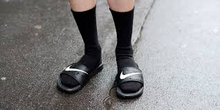 Résultat de recherche d'images pour "socks with sandals men"
