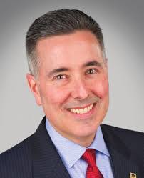 Linda Senft's Instagram, Twitter & Facebook